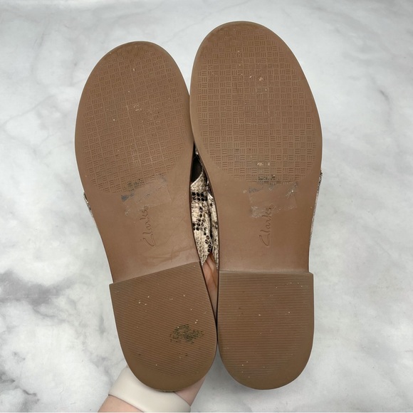 Clarks Collection Declan Ivy Python Snakeskin Padded Comfort Flat Mule Sandals - Picture 9 of 12